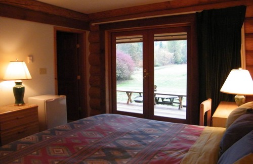 Port Alberni Cabin | Private Lodge & Five Acres on the Stamp River
