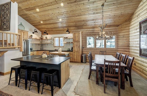 Breckenridge Cabin | Private log cabin in the woods with everything you come to Colorado for