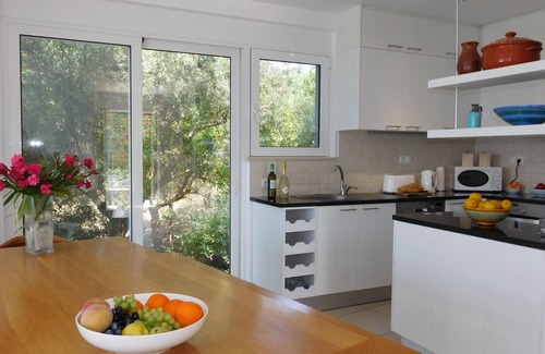 Plaka Villa | Private Luxury 4 - 5 Bedroom Villa w/Infinity Pool, Games Room & Amazing Views
