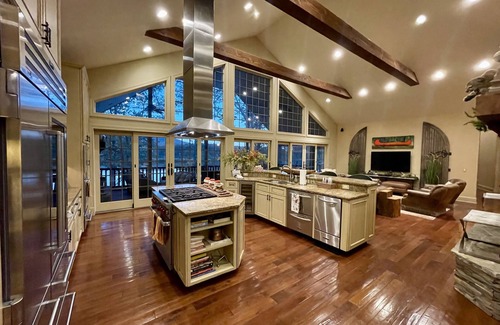 Equality Cabin | Private Luxury Escape at the base of the Shawnee National Forest