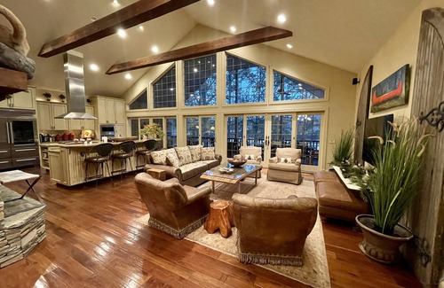 Equality Cabin | Private Luxury Escape at the base of the Shawnee National Forest