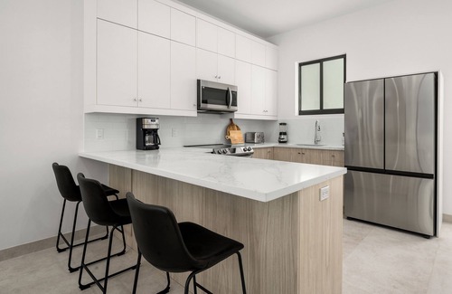 Grace Bay House | Private Luxury Villa: 3 Beds, Sleeps 6 — Pool, Concierge, & Steps to Grace Bay