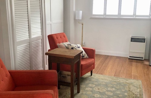 The Strand House | Private Manhattan Beach Guest House 5 blocks to the sand!