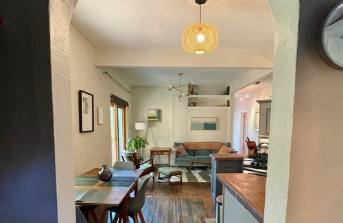 Asheville Cottage | Private Modern Cottage 10 min walk to River Arts and South Slope