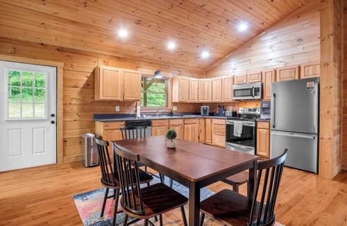 Vein Mountain Cabin | Private Mountain Cabin w/Hot Tub, Trails & Cozy Firepit