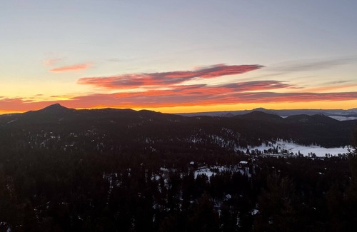 Kings Valley House | Private Mountain Getaway with Majestic Views