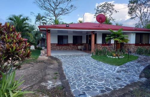 Garabito House | Private Mountain House With a Pool