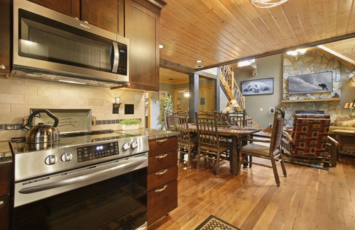 Fleetwood House | Private Mtn Home Fire Pit Game Rm Dogs Welcome Fence Close to Boone-W Jefferson