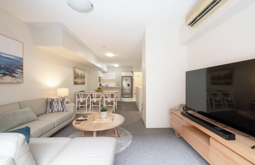 New Farm Apartment | Private Oasis! 3Bed/2Bath/1Car ~ 5mins to CBD