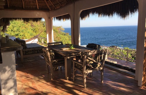Chimo House | Private Oceanside Beach Retreat - Unplug and Relax