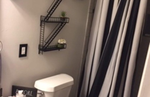Tallahassee Bed & Breakfast | Private one bdrm suite for two with pool. Separate entrance. Lots of amenities.