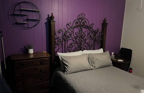Tallahassee Bed & Breakfast | Private one bdrm suite for two with pool. Separate entrance. Lots of amenities.