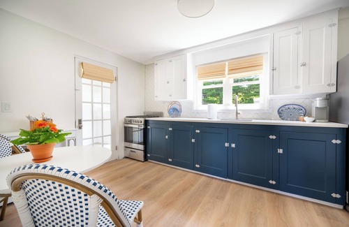 Waterford Cottage | Private One-Bedroom Cottage