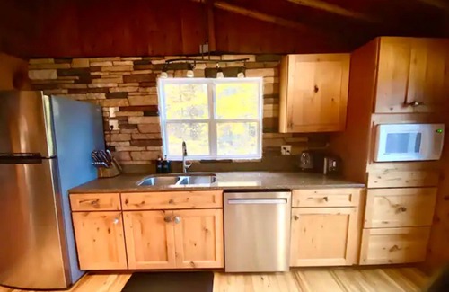 Wetmore Cottage | Private Peaceful Retreat on Stella Laken