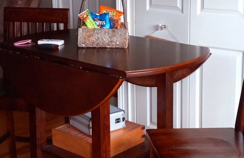 Burnt Hills Apartment | Private Pet Friendly Suite with Exclusive Hot Tub!