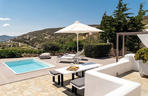 Paros Villa | Private pool 2.5 x 4 m, relaxing holidays, close to Parikia and the beach