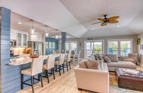 Rockport House | Private Pool and Canal! Live it up at Bahia Bay Breeze