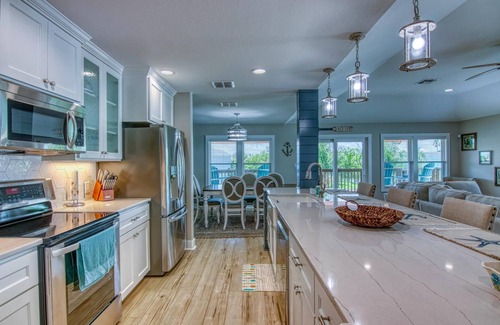 Rockport House | Private Pool and Canal! Live it up at Bahia Bay Breeze
