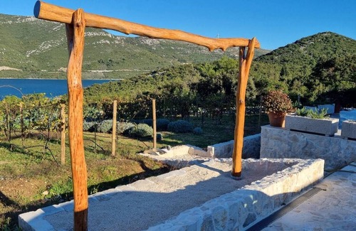 Zaton Doli Apartment | Private pool apartment in Ston