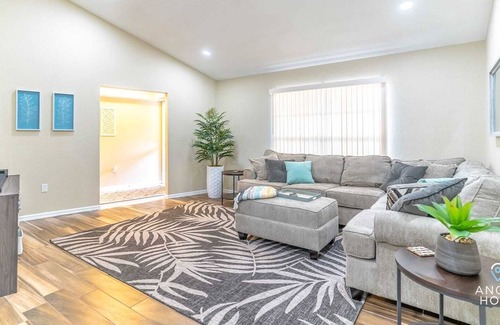 Windsor Mill House | Private Pool|Covered Lanai|2 Miles to Hudson Beach