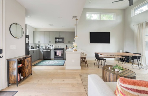 Holly House | Private Pool, Firepit, Patio | Steps to East Austin Dining, Music, Art, Murals