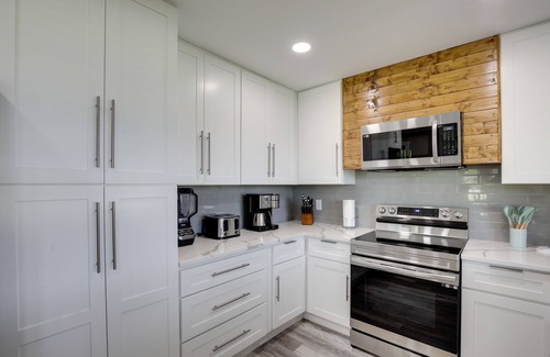 Kemp House | Private Pool & Guest House: Spacious Kemp Home!
