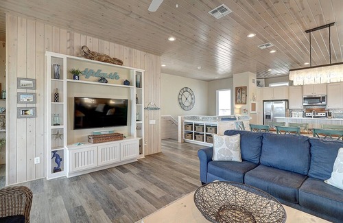 Port Aransas House | Private pool | gulf view from top deck| Gated community | Close to the beach!