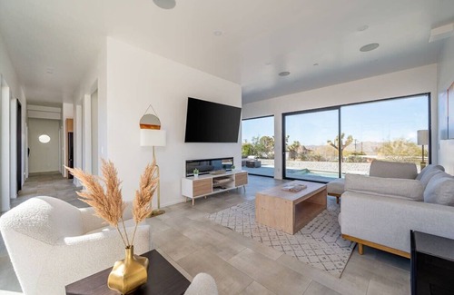 Joshua Tree House | Private Pool | Mins to National Park | Secluded