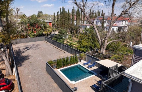 Cannonborough Elliotborough Apartment | Private Pool Oasis 4 Bedroom Suite
