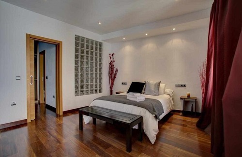 Old Town House | Private pool & parking in Old town.
