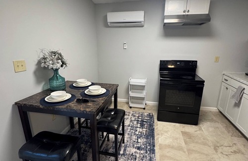 Rotterdam Apartment | Private Princetown Hideaway- Complimentary Breakfast