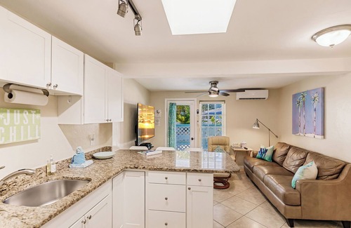 Siesta Key Hotel | Private Resort Across street from beach