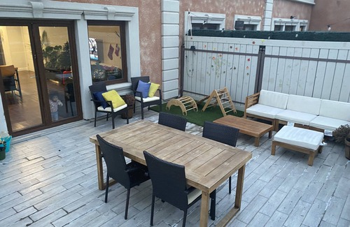 Queens Apartment | Private Rooftop Terrace - Amazing Views - 3 Bed Apt in Bushwick