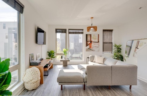 Olde Richmond House | Private Rooftop with Cold Plunge Modern Townhome