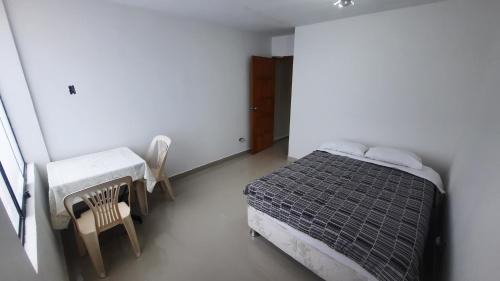 Callao House | PRIVATE ROOM 13 minutes from the Airport With kitchen and shared bathroom
