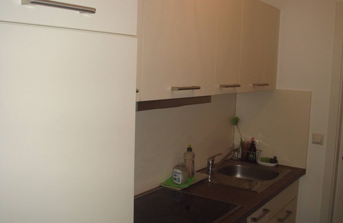 Innere Neustadt Apartment | Private room apartment with shared Bathroom available near Elbe River