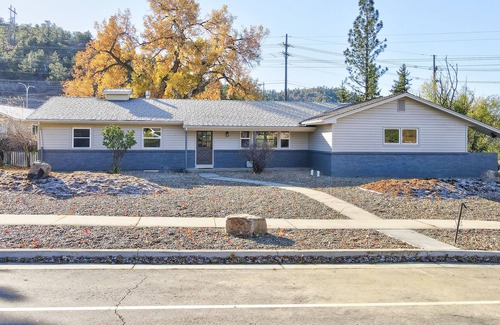 Northeast Colorado Springs House | Private Room in Shared Executive Travel Home Near Hospitals & Garden of Gods!