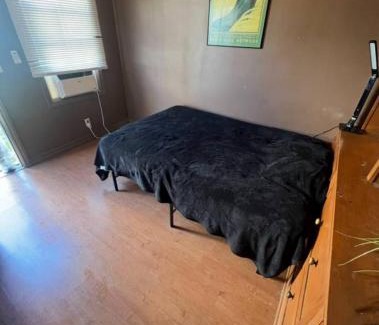 Burbank House | Private room in guest house - Mini Mansion