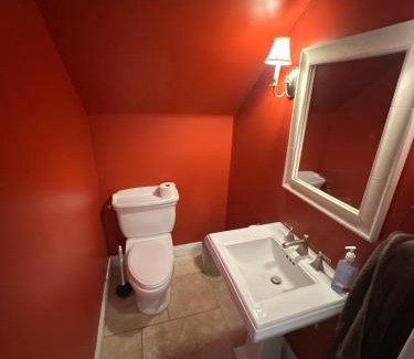 Burbank House | Private room in guest house - Mini Mansion