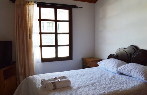 Old Town Apartment | Private room near the downtown area!