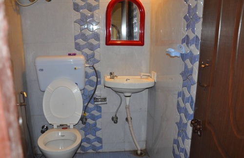 The Mall Road House | Private Room near Picture Palace