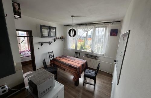Michle House | Private rooms, stunning city views, top-floor with balcony, bathtub, Internet, coffee