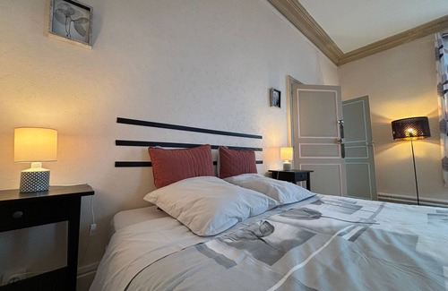 Le Blanc Bed & Breakfast | Private rooms with parking and electric charging