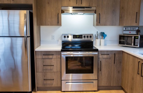 Colwood Apartment | Private Royal Bay Getaway