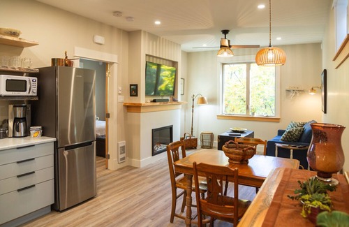 Chemainus Bed & Breakfast | Private rural vacation home stay in Stocking Creek Park, Cowichan Valley
