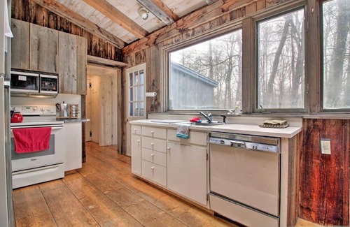 Londonderry House | Private Rustic Home - 6 Mi to Bromley Mountain!