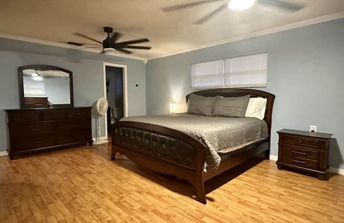 Weeki Wachee Gardens House | PRIVATE Salt Spring spacious home! Kayaks included!