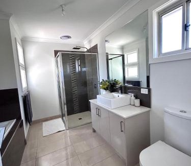 Wantirna South House | Private second-floor suite near Knox Westfield!