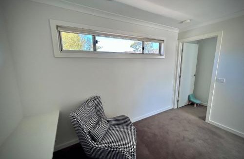 Wantirna South House | Private second-floor suite near Knox Westfield!