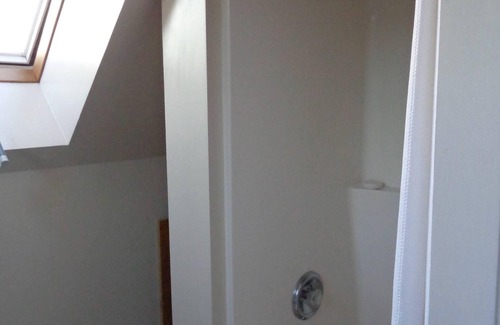 Otter Point Apartment | Private Spacious Loft Studio Close to Gordon’s Beach